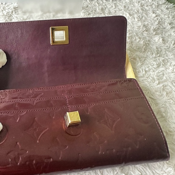 Louis Vuitton Monogram Vernis WALLET - Picture 4 of 14